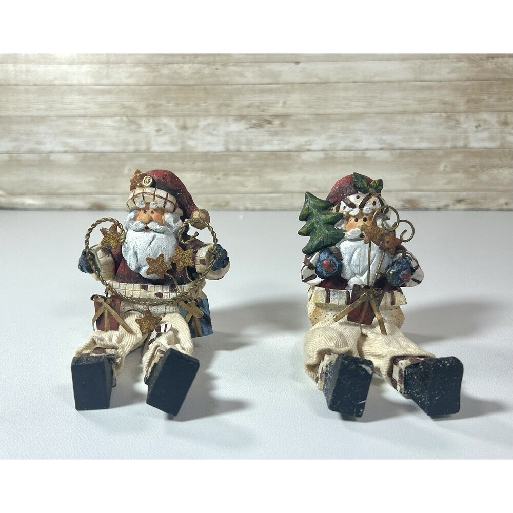Set Rustic Sitting Wood Santa Figurines Plaid Metal Wire Folk Art Ornament Decor